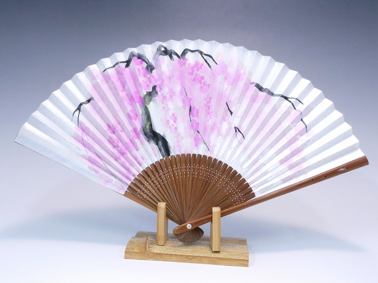 桜柄の女性用夏扇子10種類が揃いました！ | 京都の扇子専門店：山武扇舗のブログ