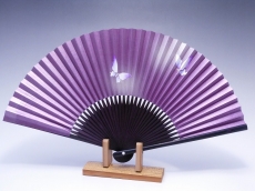 夏扇子（女性用）蝶・赤紫地 | 京都扇子の山武扇舗ネット通販